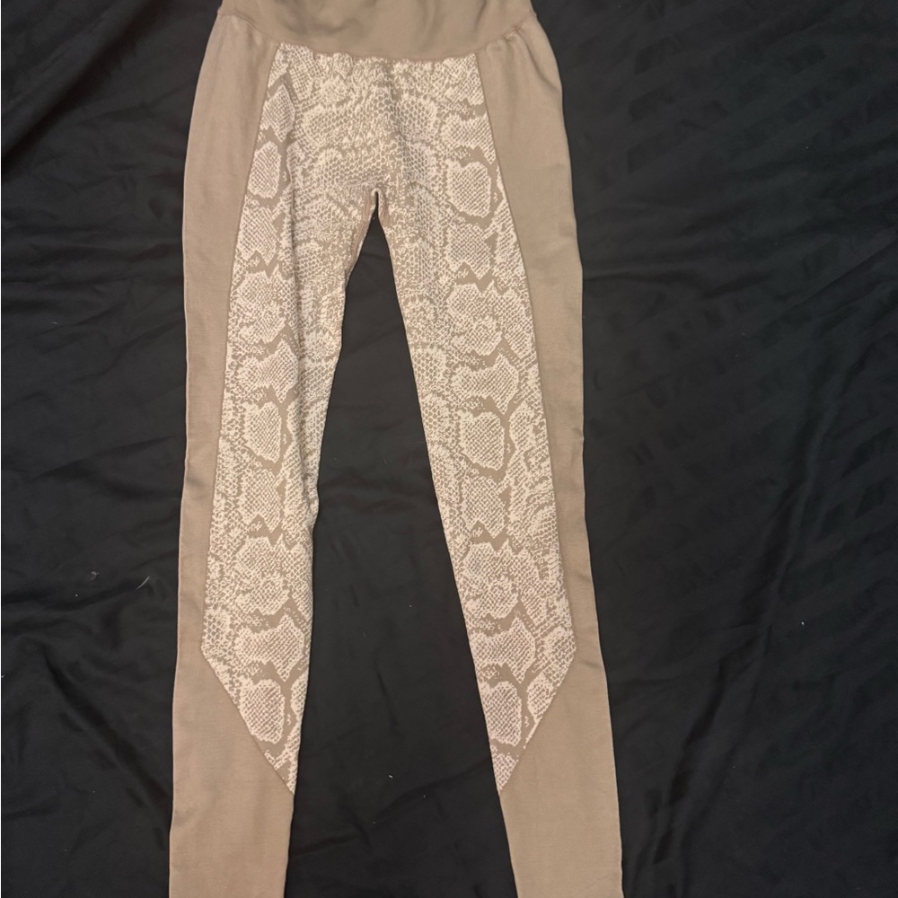 MPG Tan and Cream Snake Print Leggings